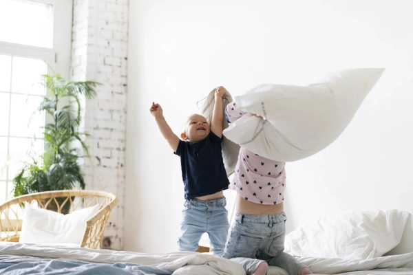 Das richtige Bett für kleine Wirbelwinde Sicher, gemütlich und robust! Das richtige Bett für kleine Wirbelwinde Sicher, gemütlich und robust!
